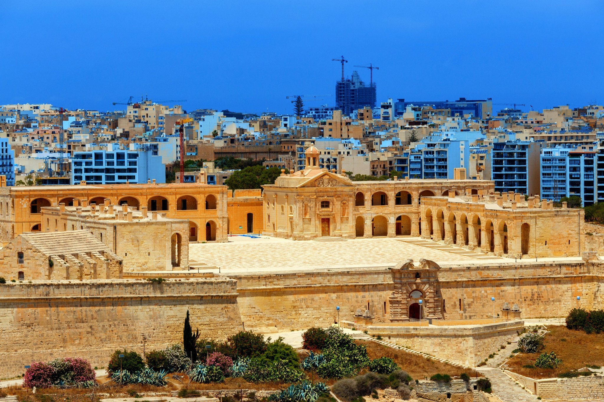 Fort Manoel Grand Piazza & Baroque Chapel